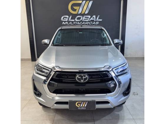 TOYOTA HILUX 2.8 D-4D TURBO DIESEL CD SRX 4X4 AUTOMÁTICO TOYOTA HILUX 2.8 D-4D TURBO DIESEL CD SRX 4X4 AUTOMÁTICO